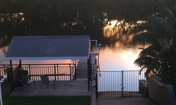 Currarong House | Silver Waters -Large Family Home to Retreat, Unwind and Relax - Close to Beaches