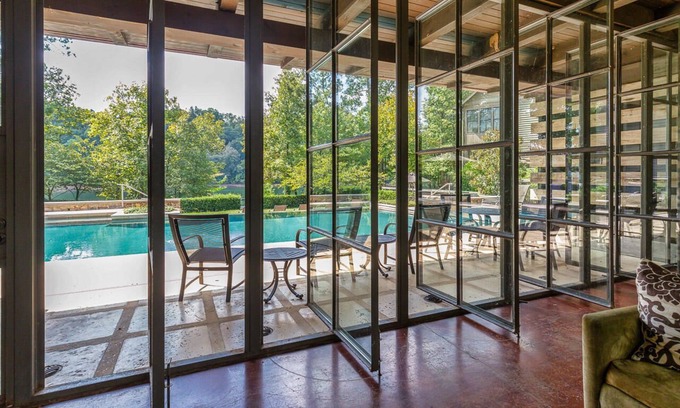 Logan House | SilverRock Cove-Family Fun Lake View Home with Resort Amenities-Smith Lake