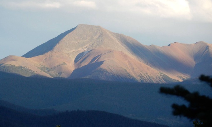 Wildernest House | Silverthorne Wildernest Retreat Stunning Views, Private Hot Tub and Pet Friendly