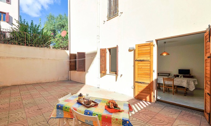 La Taulera Apartment | Simple apartment on the outskirts of Alghero.
