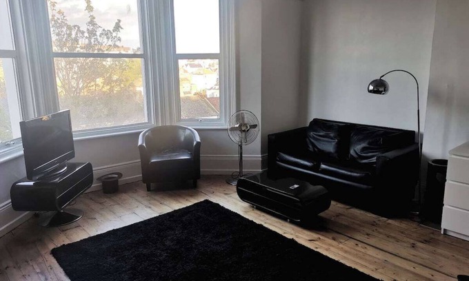 St Leonards-On-Sea Apartment | Simple, stylish studio in the heart of St Leonards