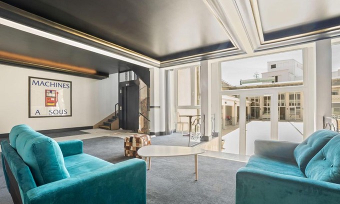 Cœur de Ville Apartment | Simplistic Apartment in Vichy near Thermal Baths