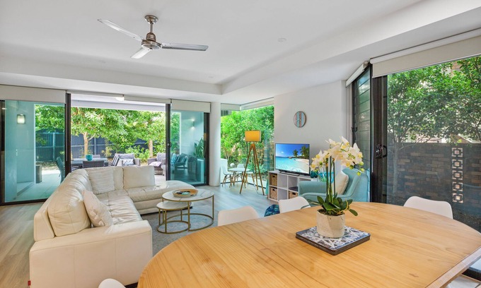 Peregian Beach Apartment | Single level Peregian apartment 2 min walk to beach