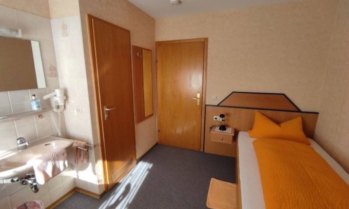 Beerfelden Cottage | Single room 1 - Gasthaus Zum Spälterwald