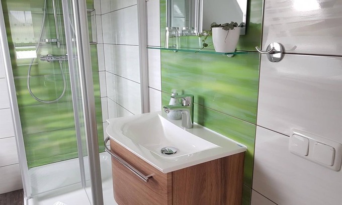 Toenning Bed & Breakfast | Single room 2 with shower/toilet in the hallway - guest house "Arkona"
