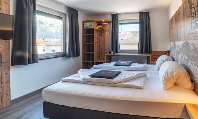 Pradl Hotel | Single Room Business with Shower, Toilet - BinderS Budget City-Mountain Hotel