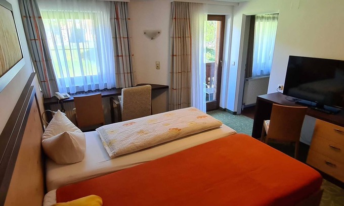 Tannheim Cottage | Single Room - Landhaus Gugger
