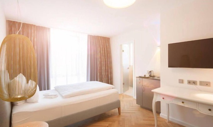 Wurmlingen Apartment | Single room superior plus with balcony