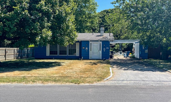 Culloden Shores House | Single-story home with W/D, patio & outdoor shower - minutes from private beach