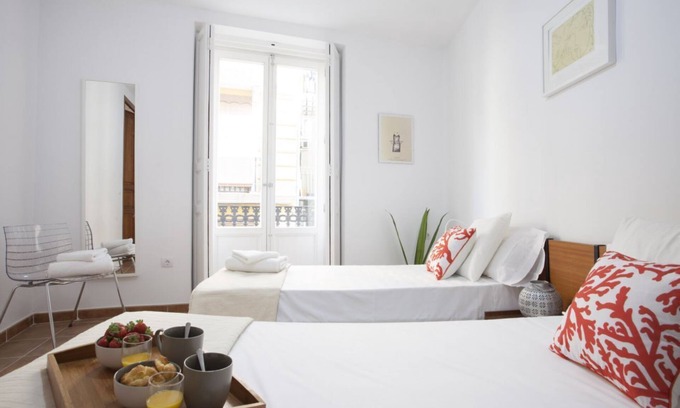 Barrio del Carmen Apartment | Singular Stays Roteros