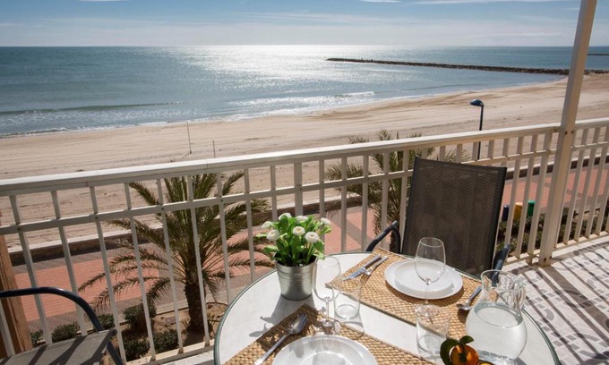 Puzol Apartment | SingularStays El Faro