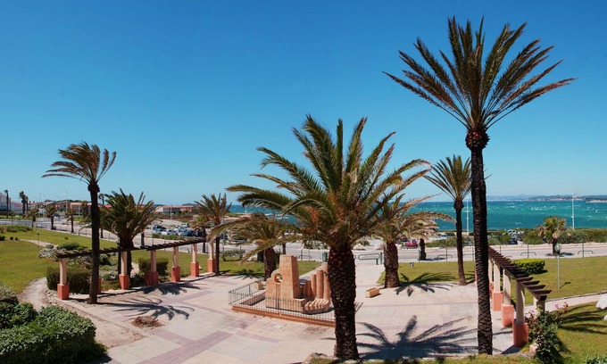 Six-Fours-les-Plages Apartment | Six ovens the beaches 2 rooms cabin +2 loggias. Stunning views of the sea