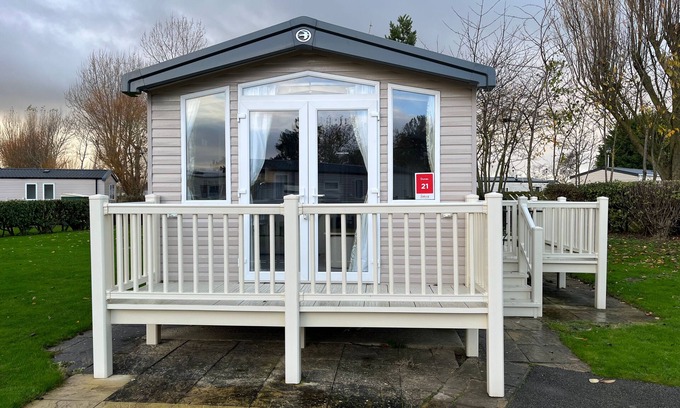 Skegness Cabin | Skegness -Butlins Site -3 Bed Caravan -PetFriendly