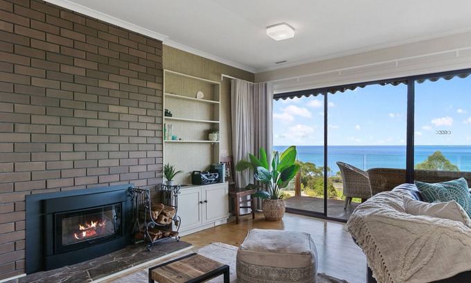 Skenes Creek House | SKENES SURFSHACK - the best views and wifi