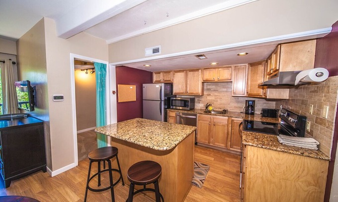 Warrior's Mark Condo | Ski and Racquet Club Condo CG4: Nice Location & Amenities!