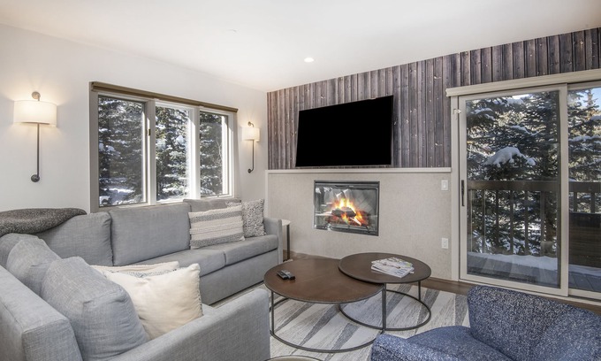 Beaver Creek Condo | Ski-In and Out in Beaver Creek Village Condo w/Balcony, Hot Tub, Free Shuttle