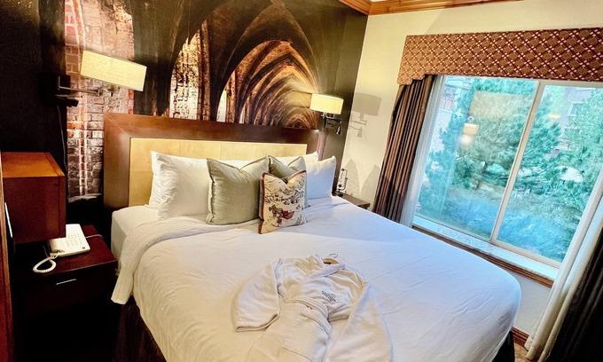 Park City Villa | Ski In/Out Harry Potter Villa w/Ski Run Views & Private Steam Shower!