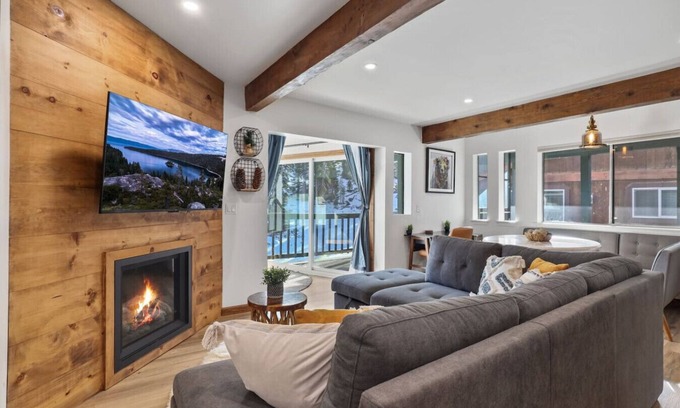 Tahoe Village House | Ski In/Out | Hot Tub & Slopeside Views | Sleeps 4