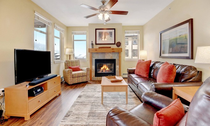 Winter Park House | Ski In Out Luxury Condo 3425 I Huge Hot Tub I Views I Best Price I FREE Adventures Daily
