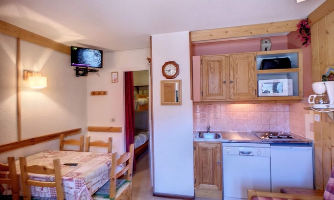 Les Bruyeres Apartment | Ski-In/Ski-Out 1BR Apartment - Mountain Views, Sleeps 4 - Les Menuires