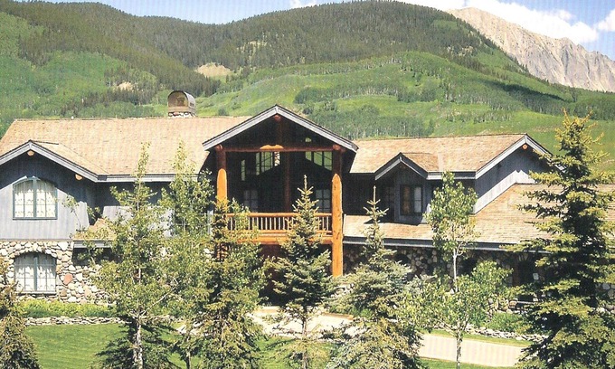 Mount Crested Butte House | Ski-In/Ski-Out 4 BR House that sleeps 10 in Mount Crested Butte!