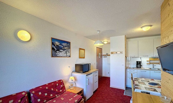 Les Bruyeres Apartment | Ski-in/Ski-out Apartment, 2-Room + Mountain Corner, 26m², Sleeps 5, WiFi - Les Menuires