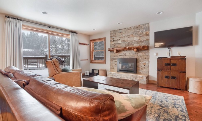 Four O'Clock Condo | Ski-in/Ski-Out Breckenridge Mountain Retreat; Full Remodel