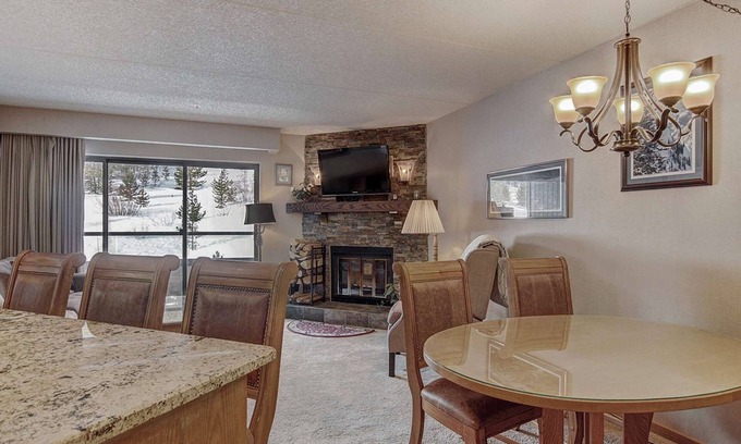Peak 9 Condo | Ski in/Ski Out! In Room Jacuzzi!