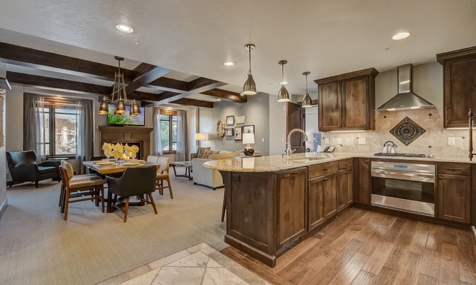 Park City Condo | Ski in/Ski Out Luxury 2BR Condo @ Base of Canyons