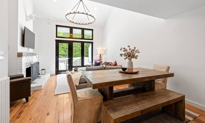 Stratton Mountain Condo | Ski in Ski Out newly renovated Slopeside G2