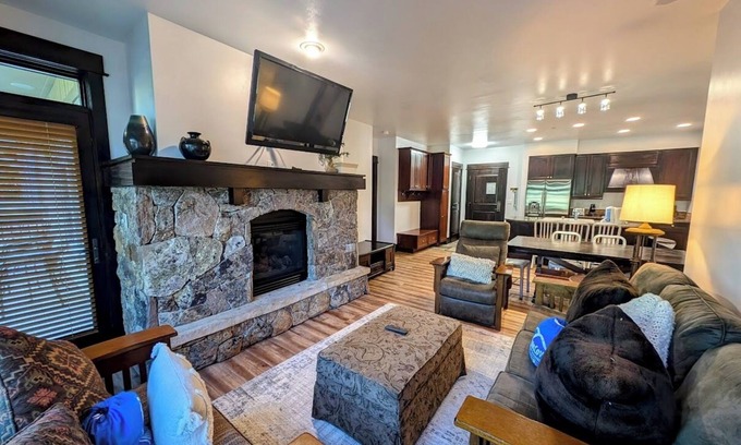 River Run Condo | Ski in/Ski-out, Private Balcony, Walk to Dining