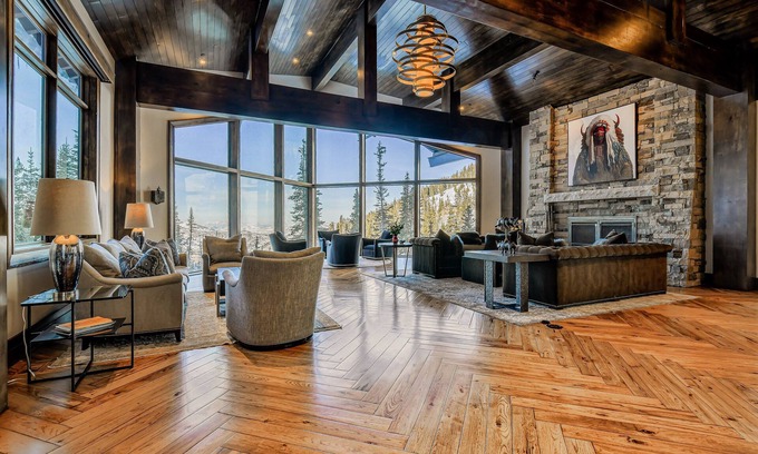 Park City House | Ski-in/Ski-out Slope-side Luxe Chalet . Moments from Park City in The Colony.