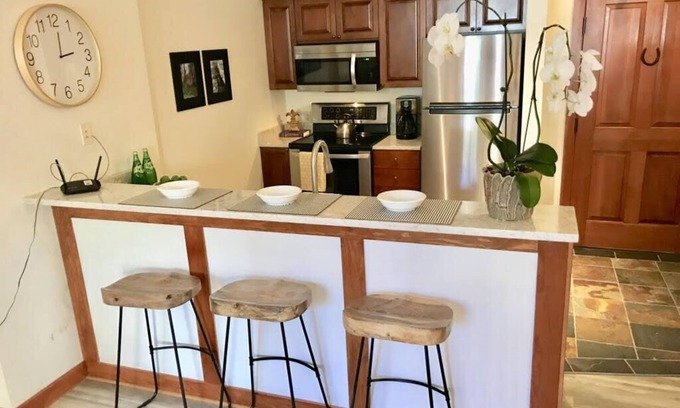 Salt Lake Mountain Resorts Condo | Ski In-Ski Out & Summer Resort at Solitude Mountain