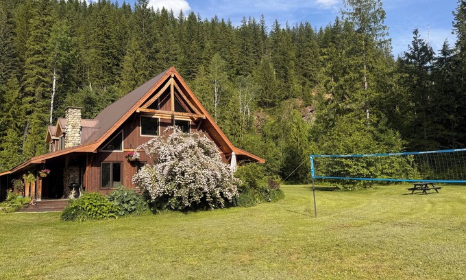 Revelstoke House | Ski Lodge on acreage close to RMR. Pet friendly!