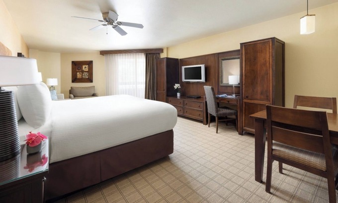 Crested Butte Hotel | Ski & Stay: Standard King with Slopeside Access | Outdoor Pool Relaxation