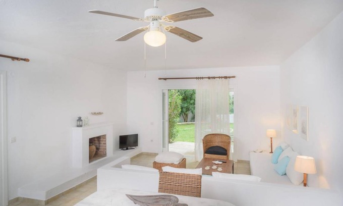 Kanapitsa Apartment | Skiathos Holidays Two-Bedroom Suite