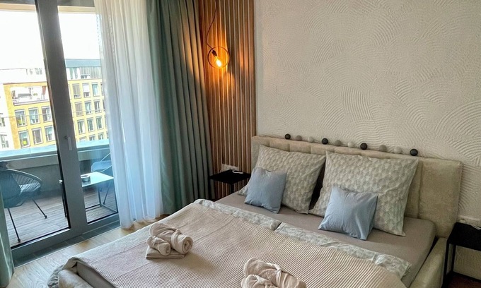Old Town Apartment | SKY PARK - Luxury Apartment - Free Parking