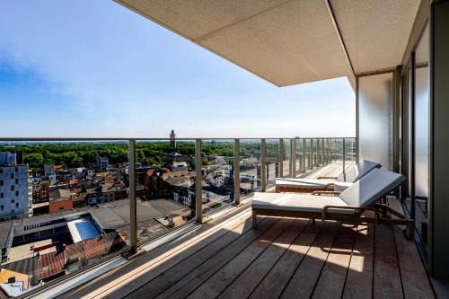 Ostend City Centre House | Sky Tower II - Modern Stay with Panoramic Views