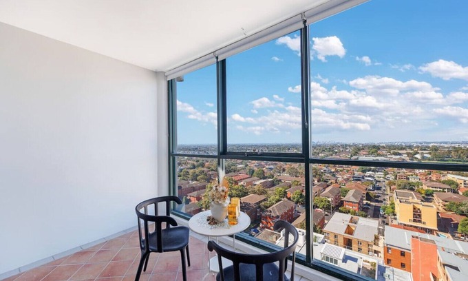 Hurstville Apartment | Sky-view 2B2B1G in Hurstville -1 min to Westfield