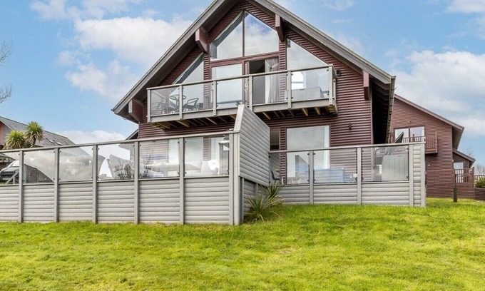 Winnard's Perch Cabin | Skylla Lodge by Ross Antony Lodges, near Newquay