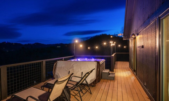 Bryson City House | Skytop Summit-Hot Tub/Firepit/Big Views