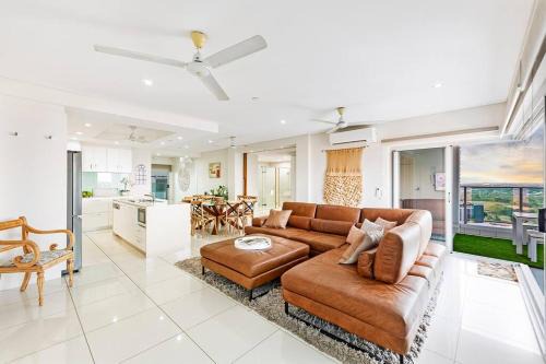 Darwin City Centre Apartment | Skytower Wonder Ocean View Balcony - Pool - Office