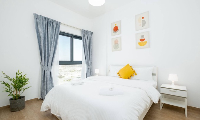 Dubai Apartment | Sleek and Contemporary 2 BR in Jebel Ali