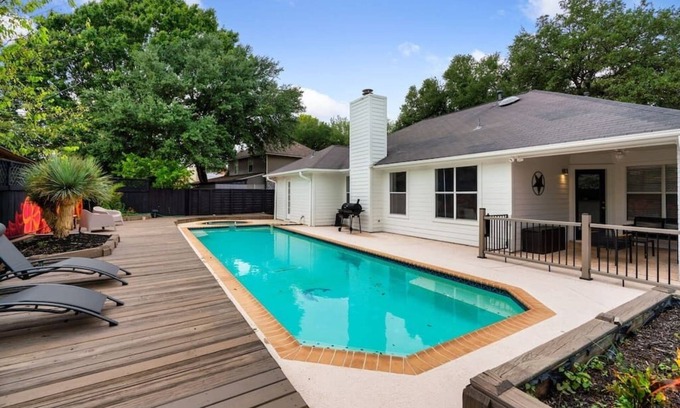 South Creek House | Sleek Designer Home: Pool, Hot Tub & Game Room