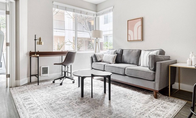 Emeryville Apartment | Sleek Emeryville 1BR w/ Gym, W/D & Pool, walk to Safeway, by Blueground