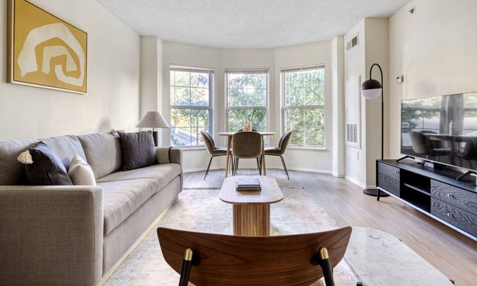 Hudson Exchange Apartment | Sleek Jersey City 1BR w/ W/D, Gym & Elevator, near PATH, by Blueground