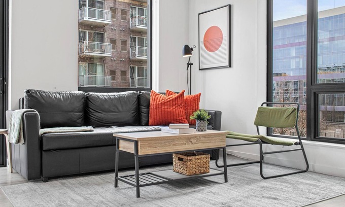 Lowry Hill East Apartment | Sleek & Serene Haven mins to DT w Gym, BBQ Rooftop