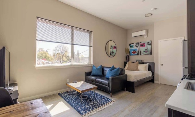 Hosford-Abernethy Apartment | Sleek Studio Food Cart Row & Vintage Shops