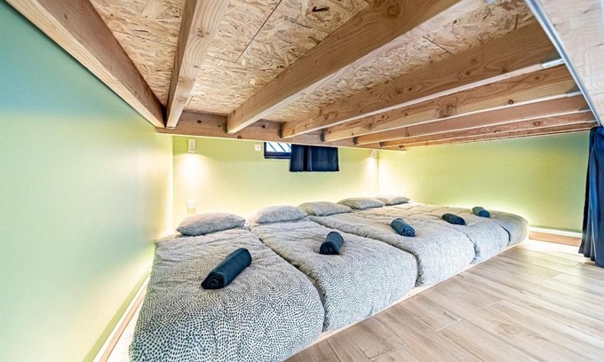 Oullins Apartment | Sleep and go - unusual accommodation - Saint Genis Laval