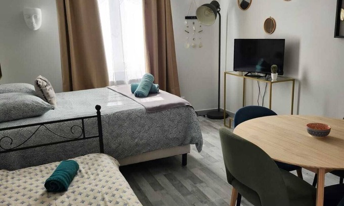 Bourgogne Apartment | ★ ★ ★Sleep'in orleans-comfortable and cosy studio